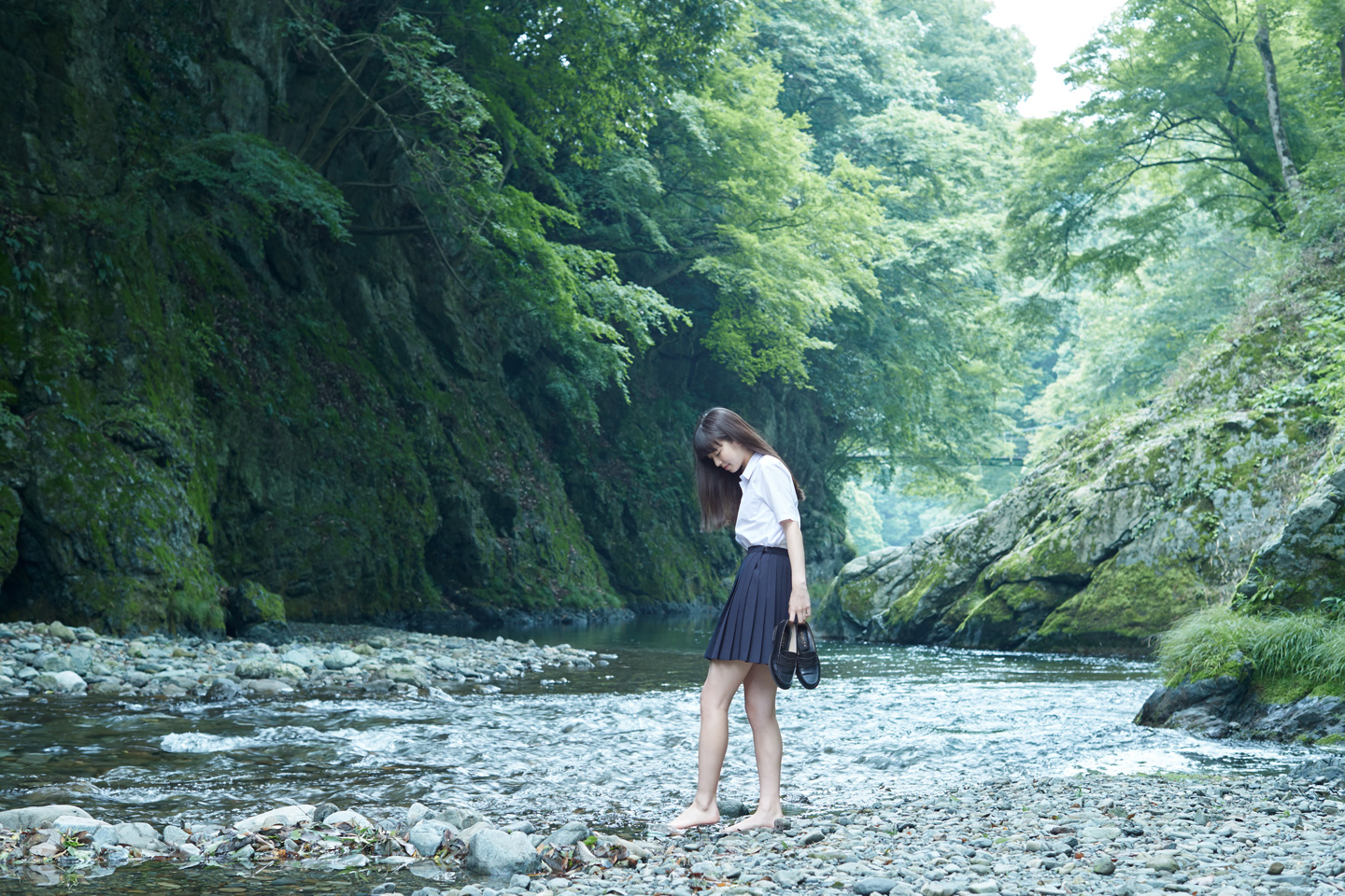 横田真悠 - 制服編 - Scene 3 (撮影日／2016年7月6日。撮影時学年／高校二年生。撮影／樋口兼一)