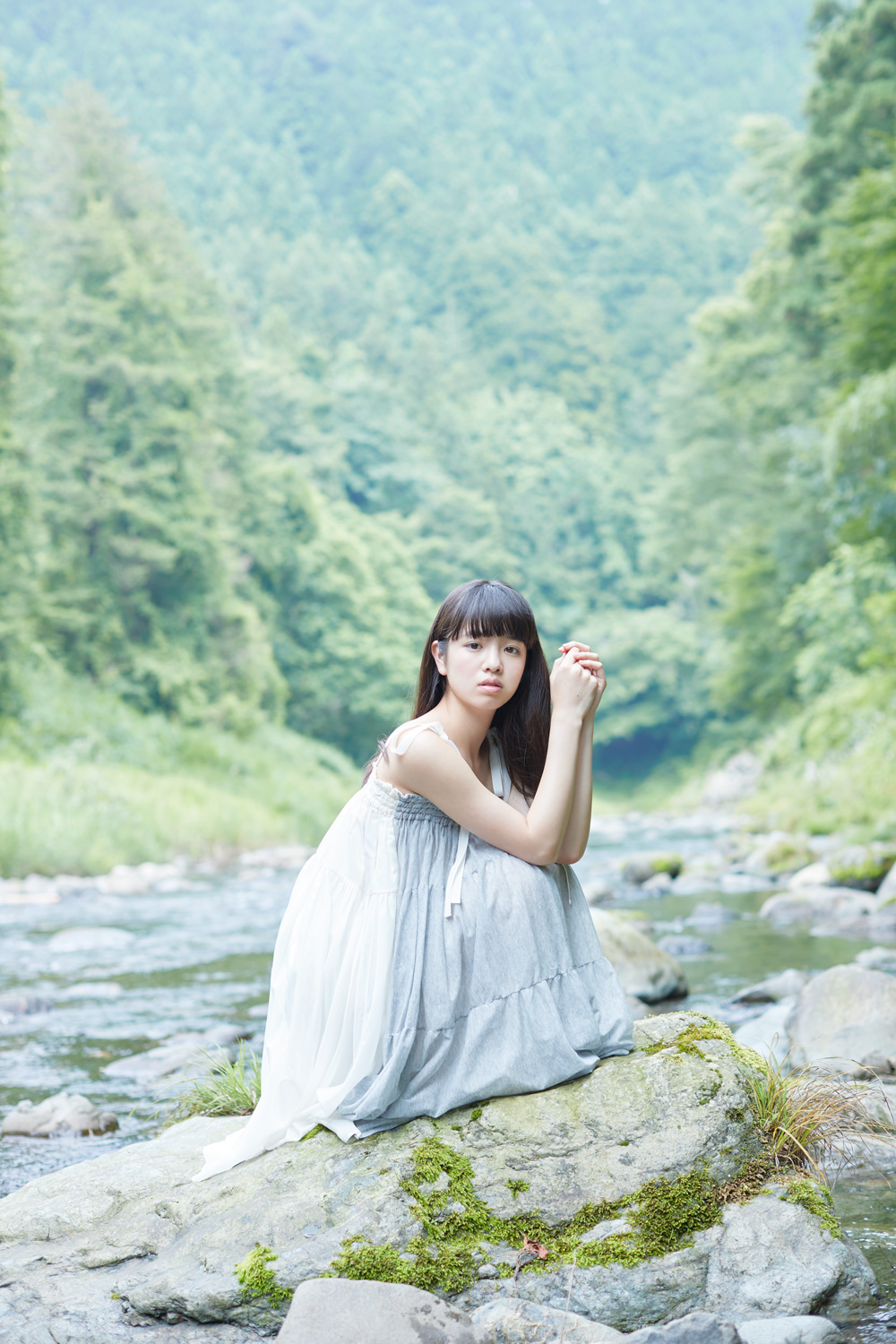 横田真悠 - 洋服編 - Scene 4 (撮影日/2016年7月6日。撮影時学年/高校二年生。撮影/樋口兼一)