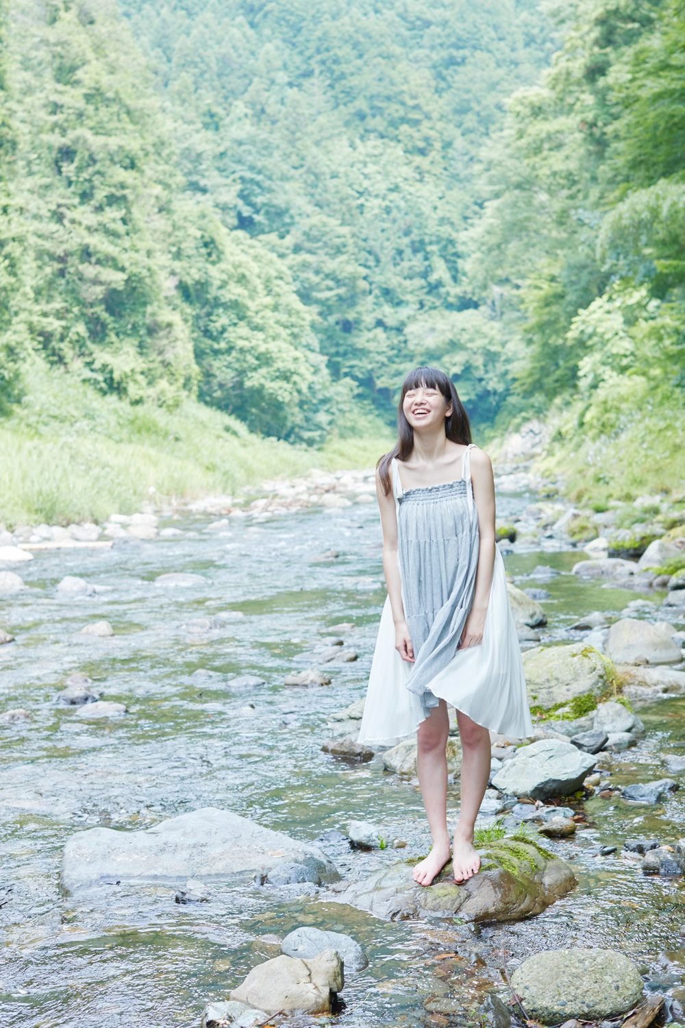 横田真悠 - 洋服編 - Scene 5 (撮影日/2016年7月6日。撮影時学年/高校二年生。撮影/樋口兼一)