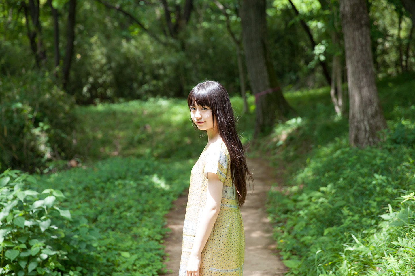 其原有沙 - 洋服編 - Scene 7 (撮影日/2017年5月16日。撮影時学年/高校一年生。撮影/安彦幸枝)