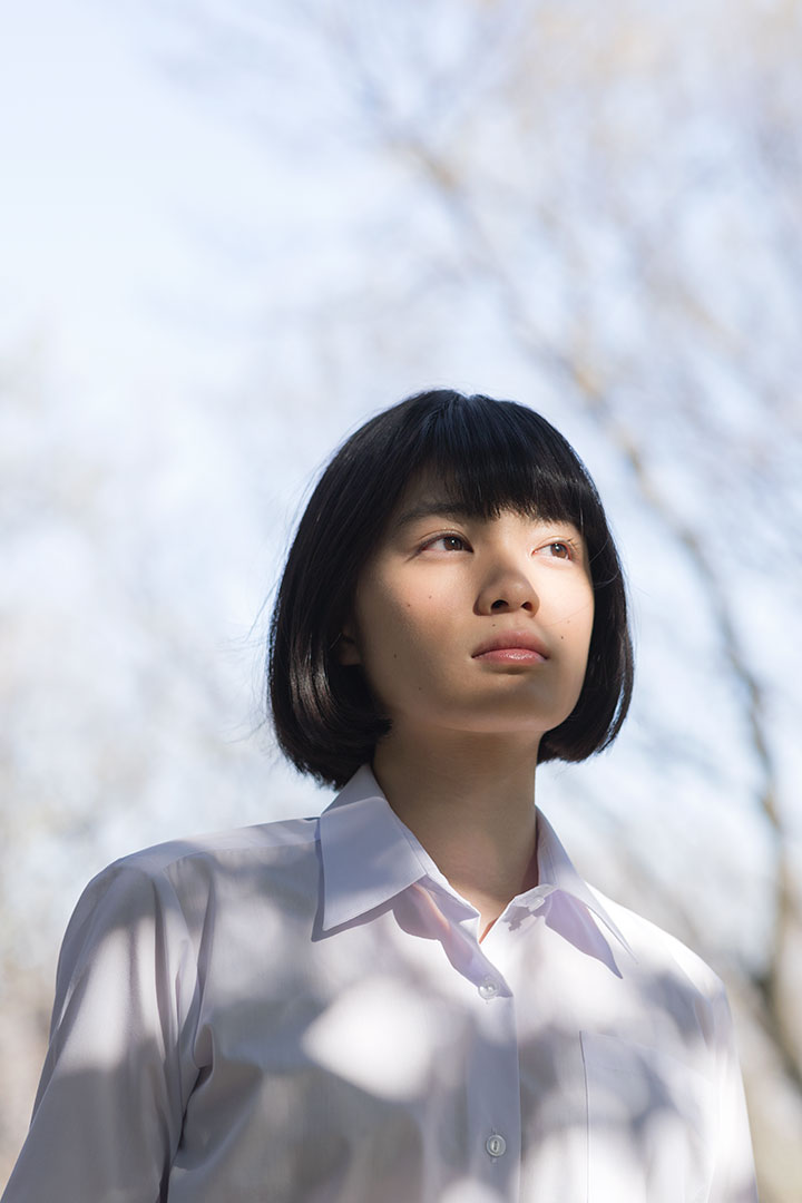 吉田美月喜 - 制服編 - Scene 2 (撮影日/2018年3月30日。撮影時学年/中学三年生。撮影/山田信男)