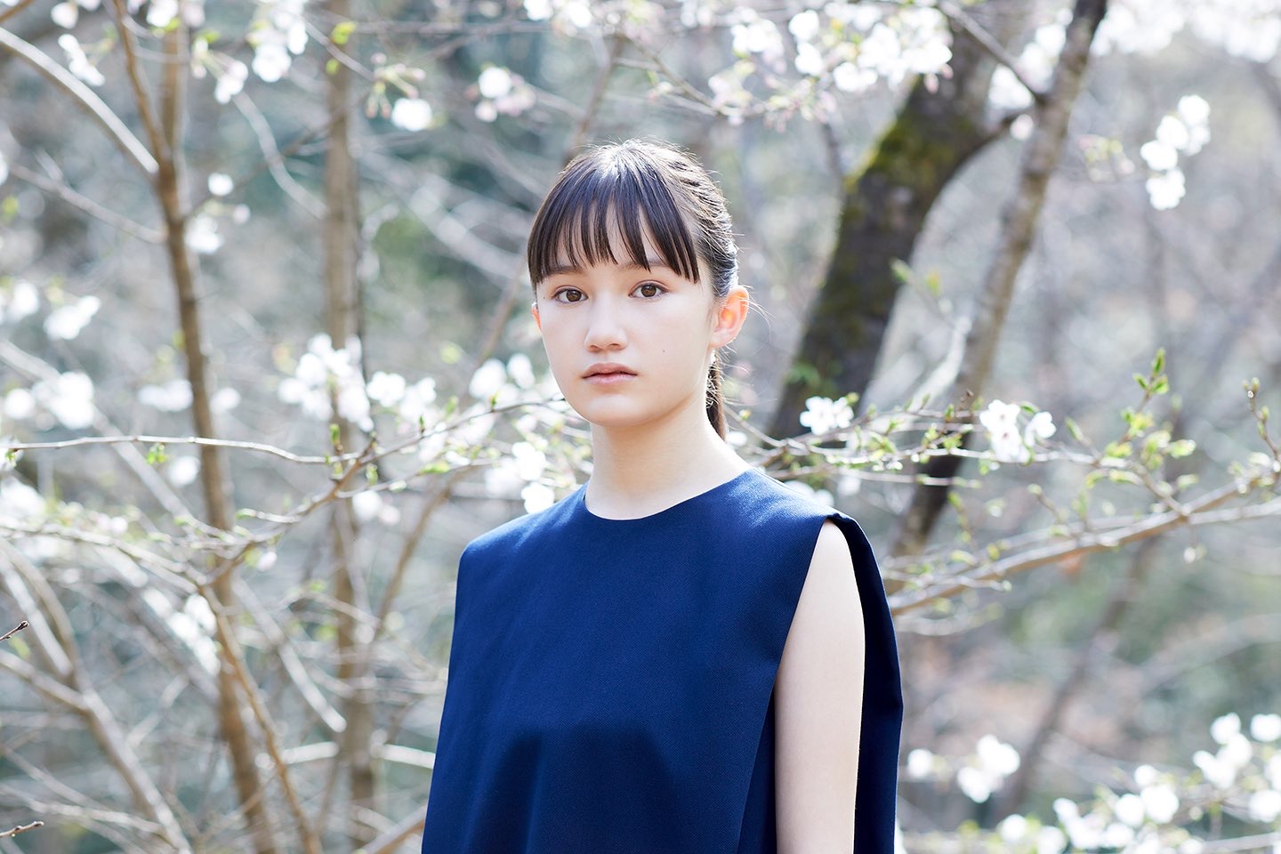 山口らいら - 洋服編 - Scene 1 (撮影日/2021年3月26日。撮影時学年/小学五年生。撮影/山田信男)