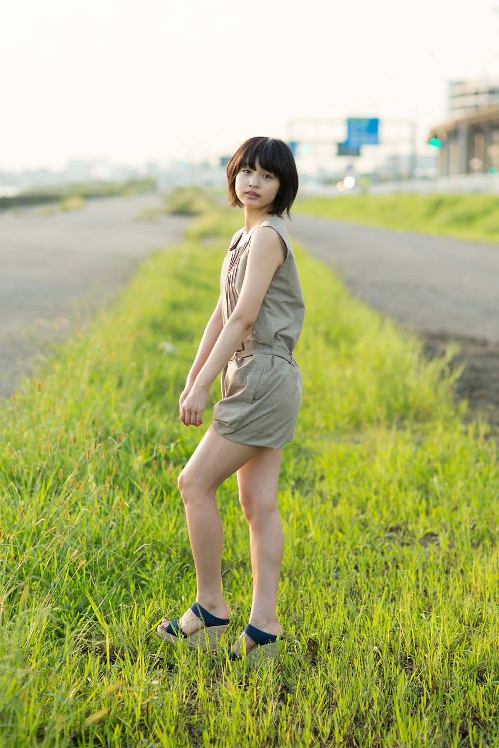 大谷 凜香 - 洋服編 - Scene 6 (撮影日/2015年9月19日。撮影時学年/高校一年生。撮影/サトウノブタカ)