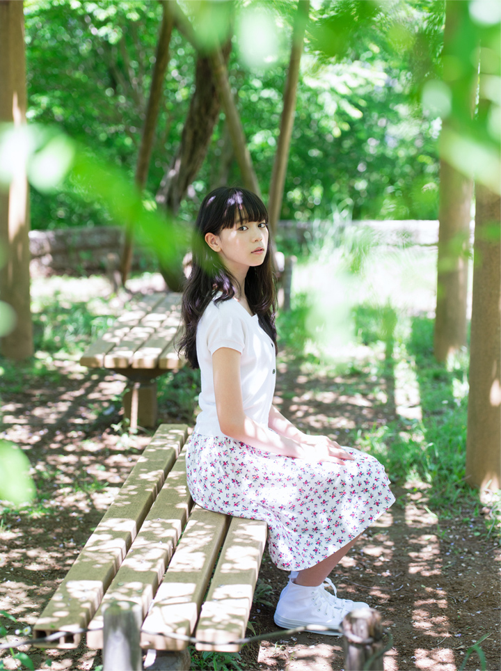 坂井仁香 - 洋服編 - Scene 6 (撮影日/2016年5月12日。撮影時学年/中学三年生。撮影/須田卓馬)