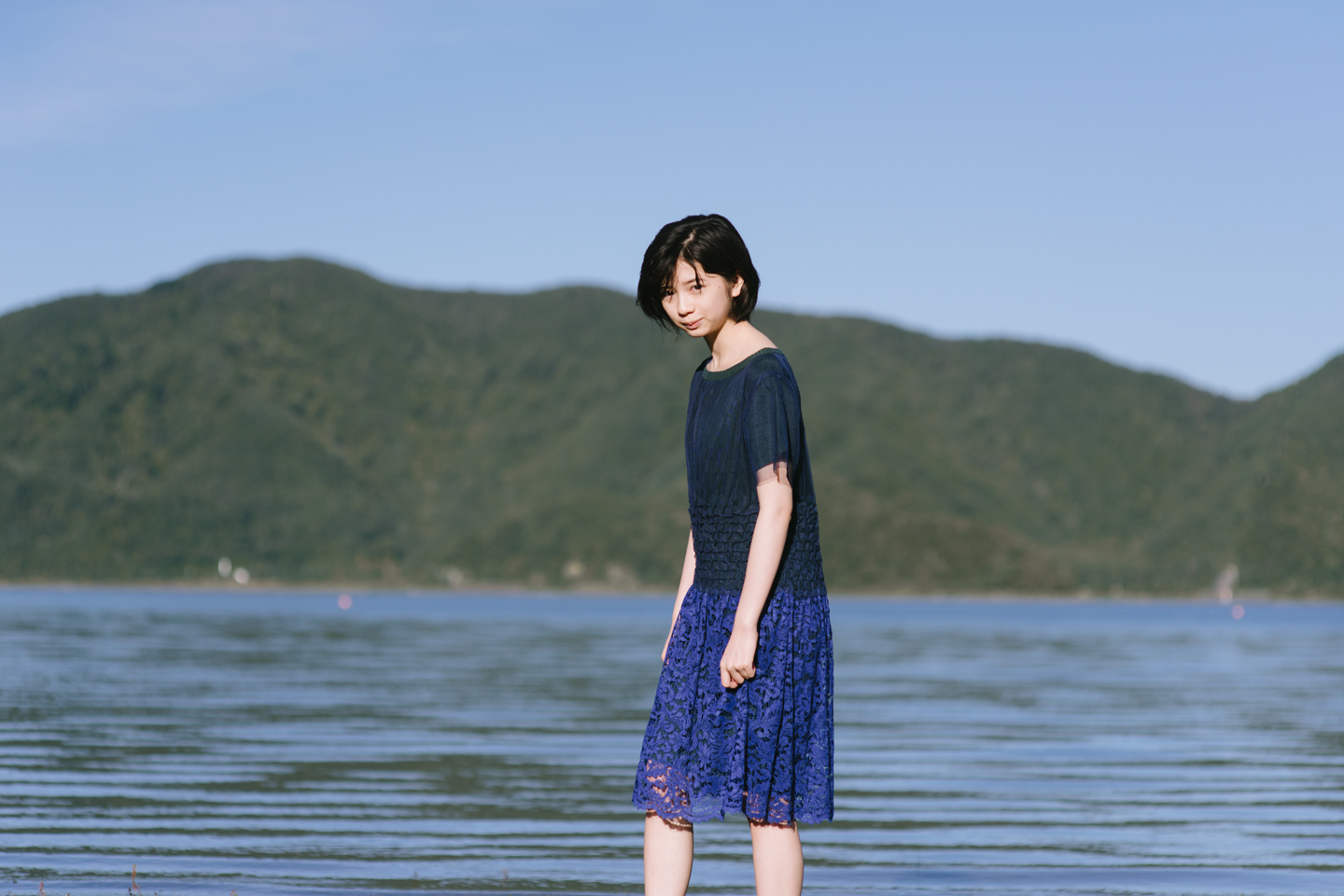 桜田ひより - 洋服編 - Scene 1 (撮影日/2016年10月6日。撮影時学年/中学二年生。撮影/小山一平)