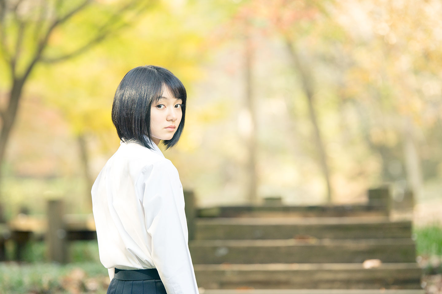 熊澤 風花 - 制服編 - Scene 8 (第二回撮影日/2016年11月30日。撮影時学年/中学二年生。撮影/サトウノブタカ)