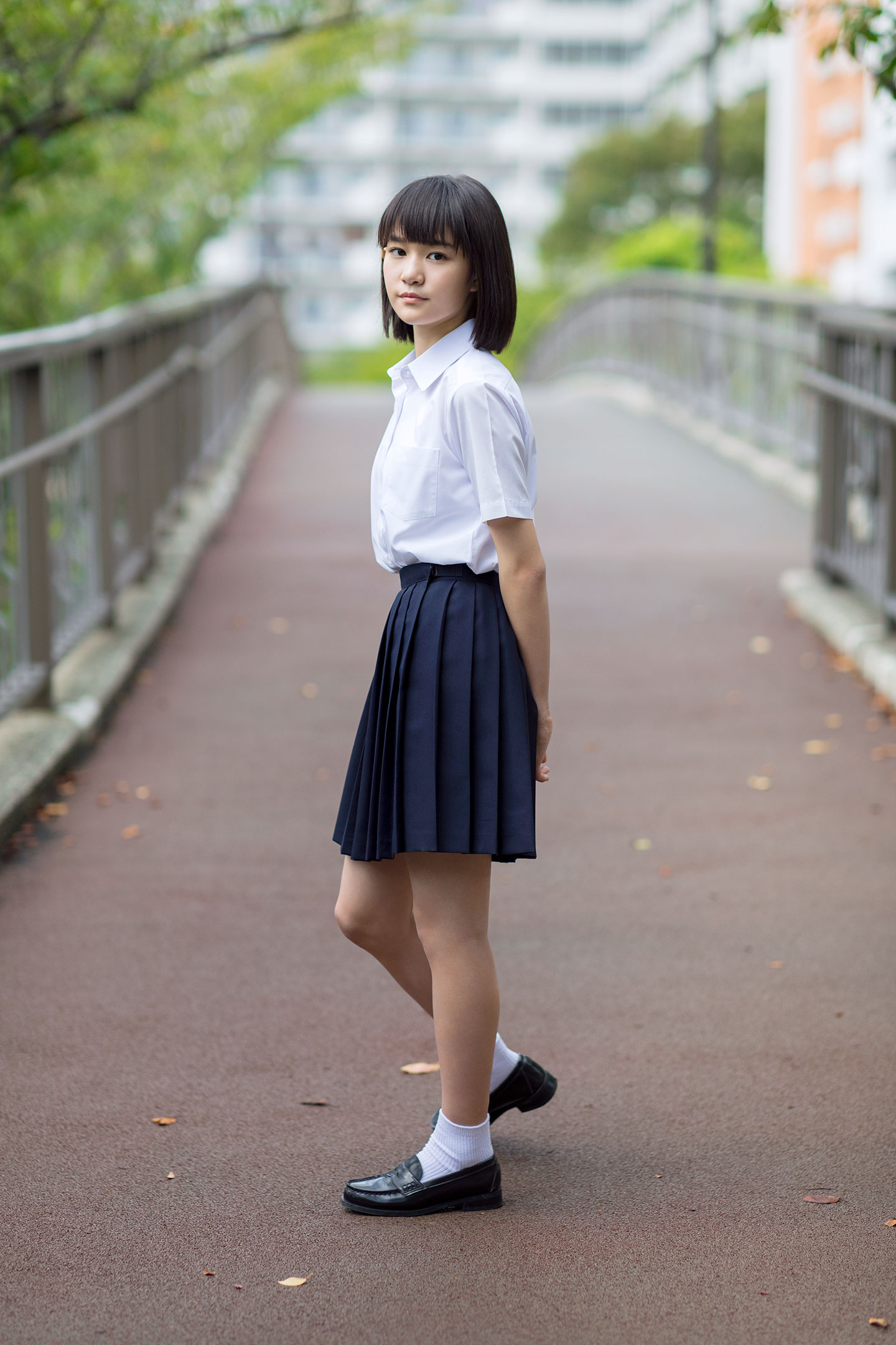 武野汐那 - 制服編 - Scene 15 (撮影日/2018年9月24日。撮影時学年/中学二年生。撮影/山田信男)