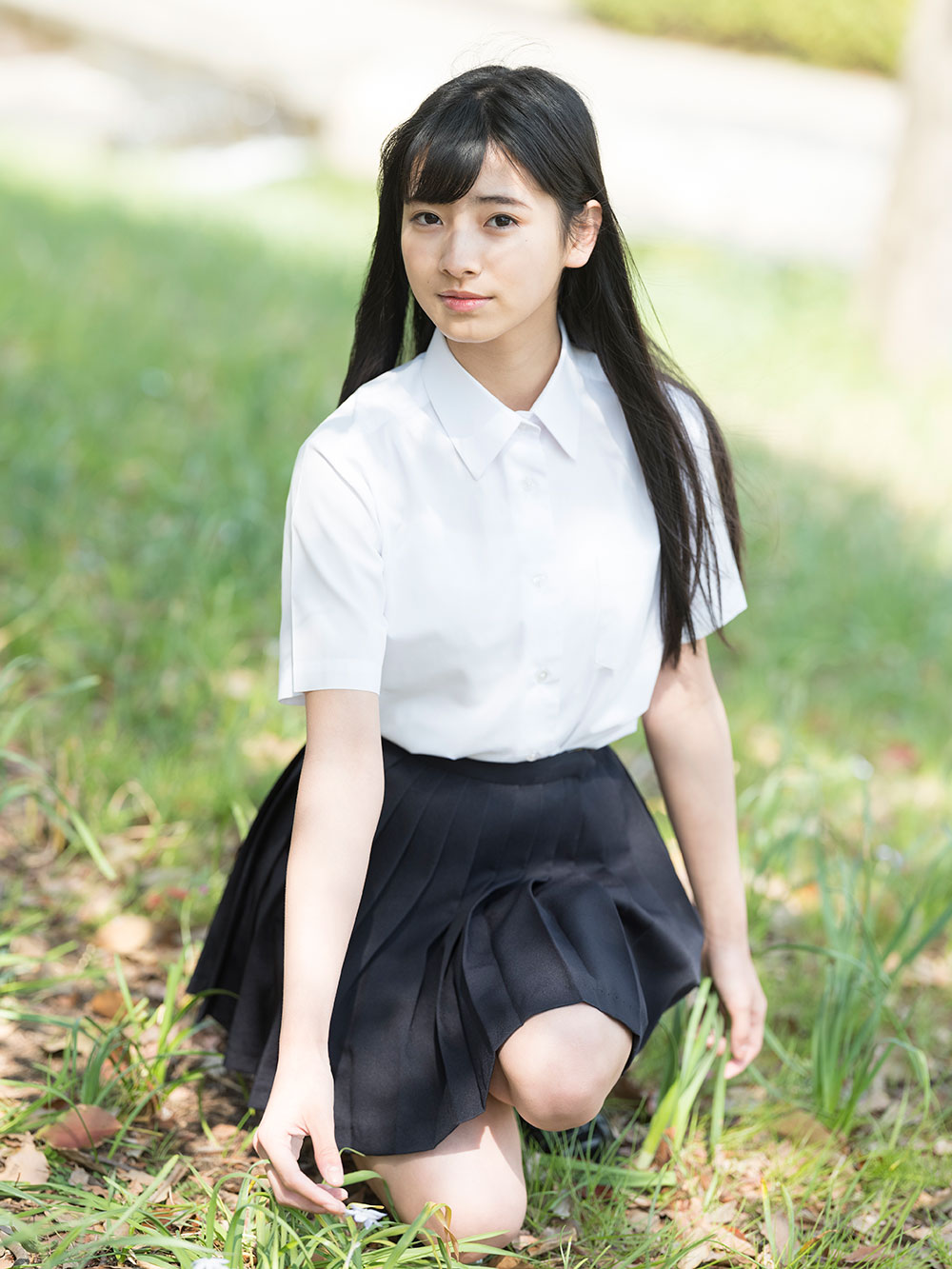 田中杏奈 - 制服編 - Scene 12 (撮影日/2019年3月27日。撮影時学年/中学一年生。撮影/サトウノブタカ)