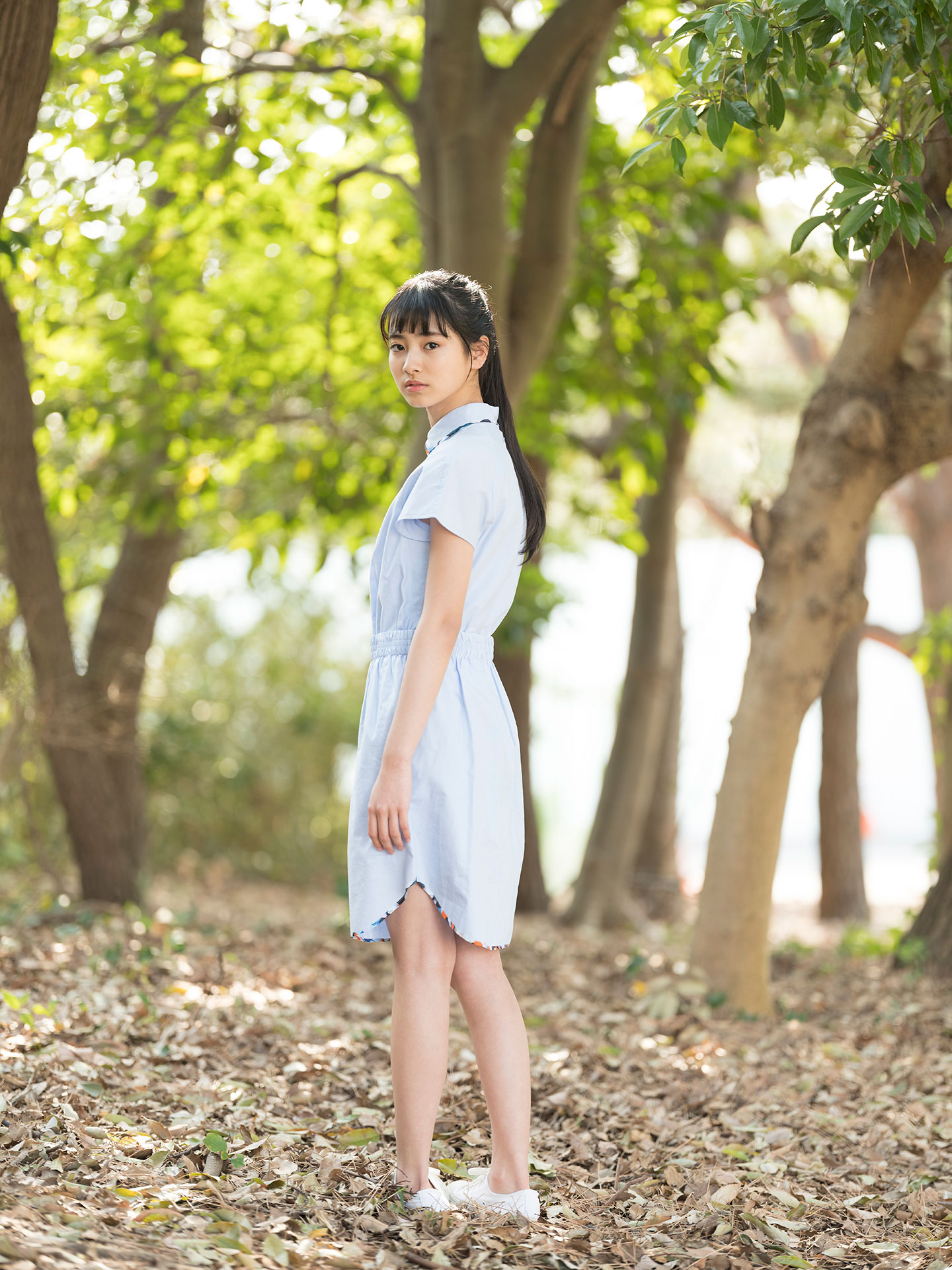 田中杏奈 - 洋服編 - Scene 10 (撮影日/2019年3月27日。撮影時学年/中学一年生。撮影/サトウノブタカ)