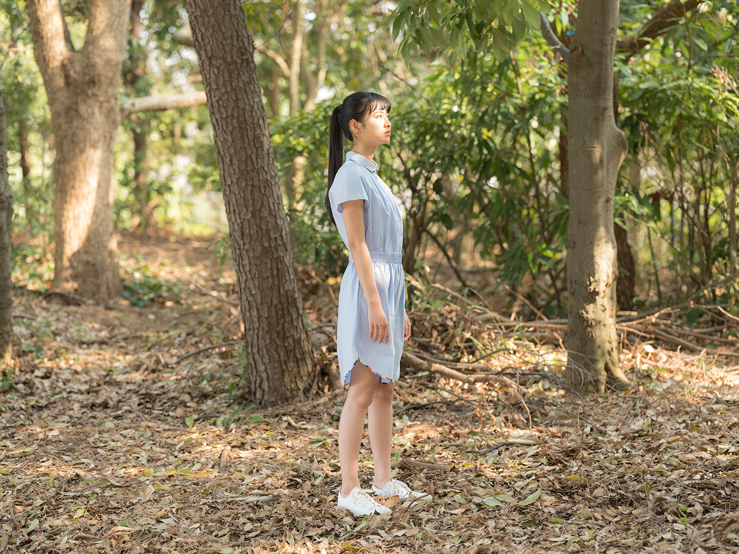 田中杏奈 - 洋服編 - Scene 8 (撮影日/2019年3月27日。撮影時学年/中学一年生。撮影/サトウノブタカ)