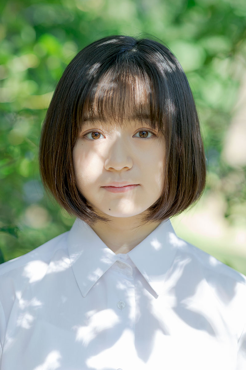 瀬戸琴楓 - 制服編 - Scene 11 (撮影日/2019年10月30日。撮影時学年/中学二年生。撮影/山田信男)