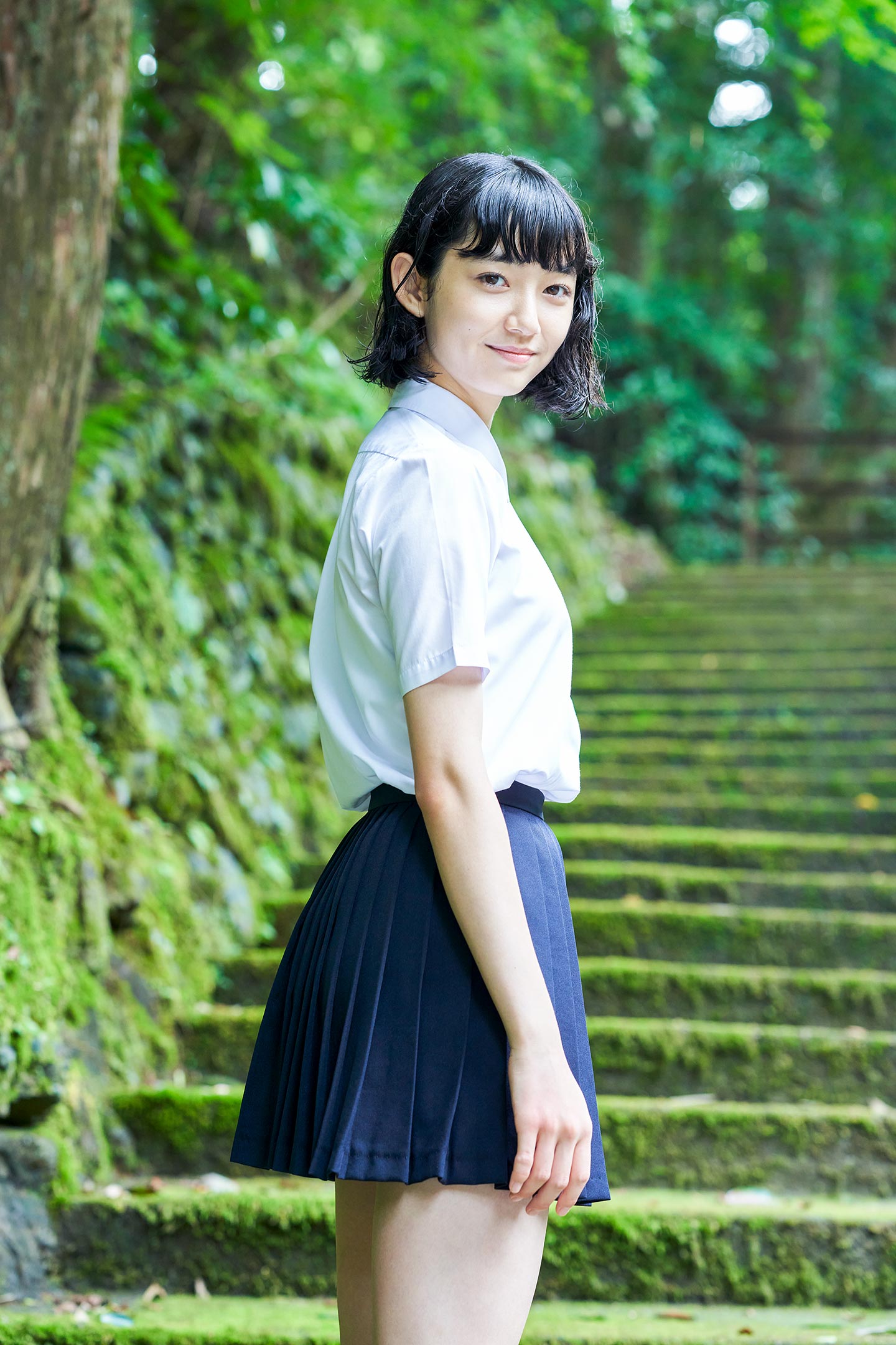 小宮山莉渚 - 制服編 - Scene 13 (撮影日/2020年9月18日。撮影時学年/中学三年生。撮影/山田信男)