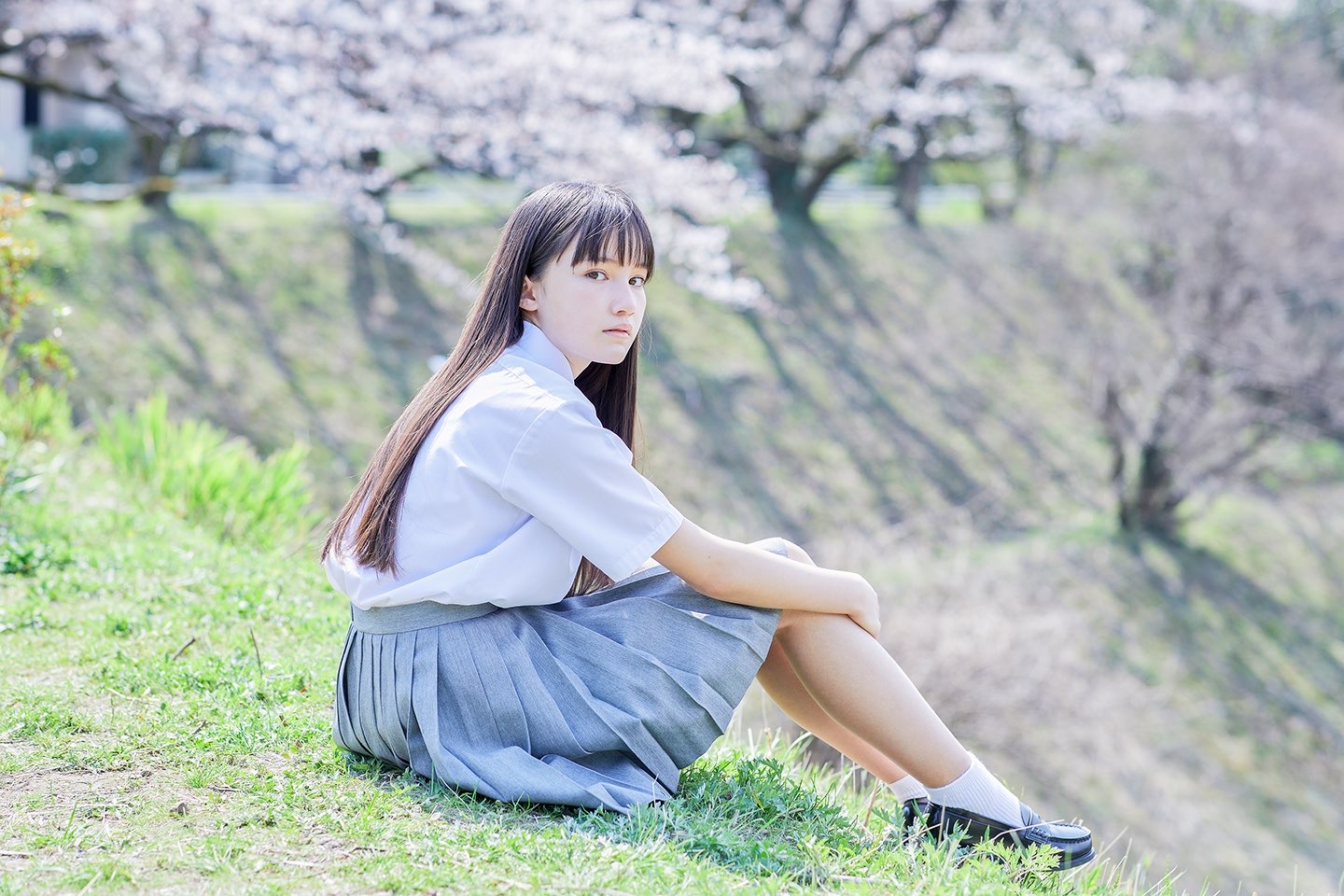 山口らいら - 制服編 - Scene 15 (撮影日/2021年3月26日。撮影時学年/小学五年生。撮影/山田信男)
