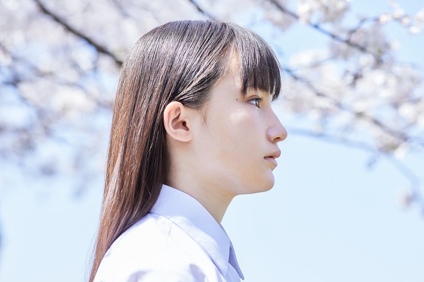 山口らいら - 制服編 - Scene 4 (撮影日/2021年3月26日。撮影時学年/小学五年生。撮影/山田信男)